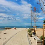 Spacious In With Terrace * ペロイ