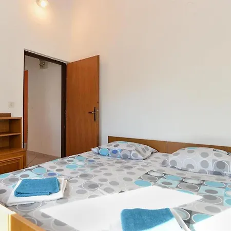 Spacious In With Terrace