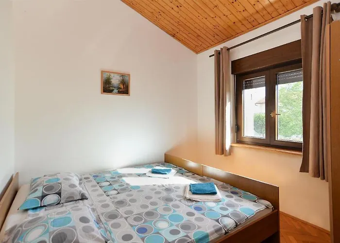 Spacious In With Terrace