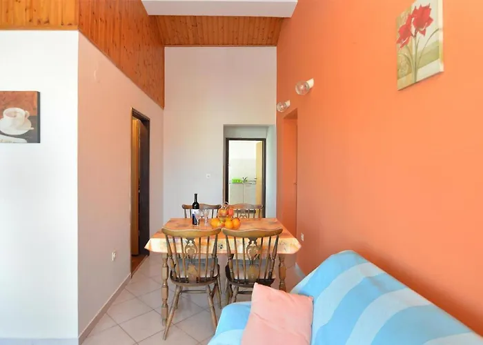 Spacious In With Terrace 아파트 *